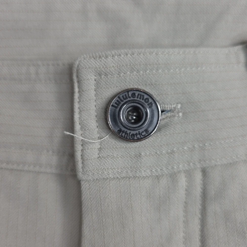 Lululemon Cadence Commute Shorts Tan Khaki Nylon Stretch Size 30