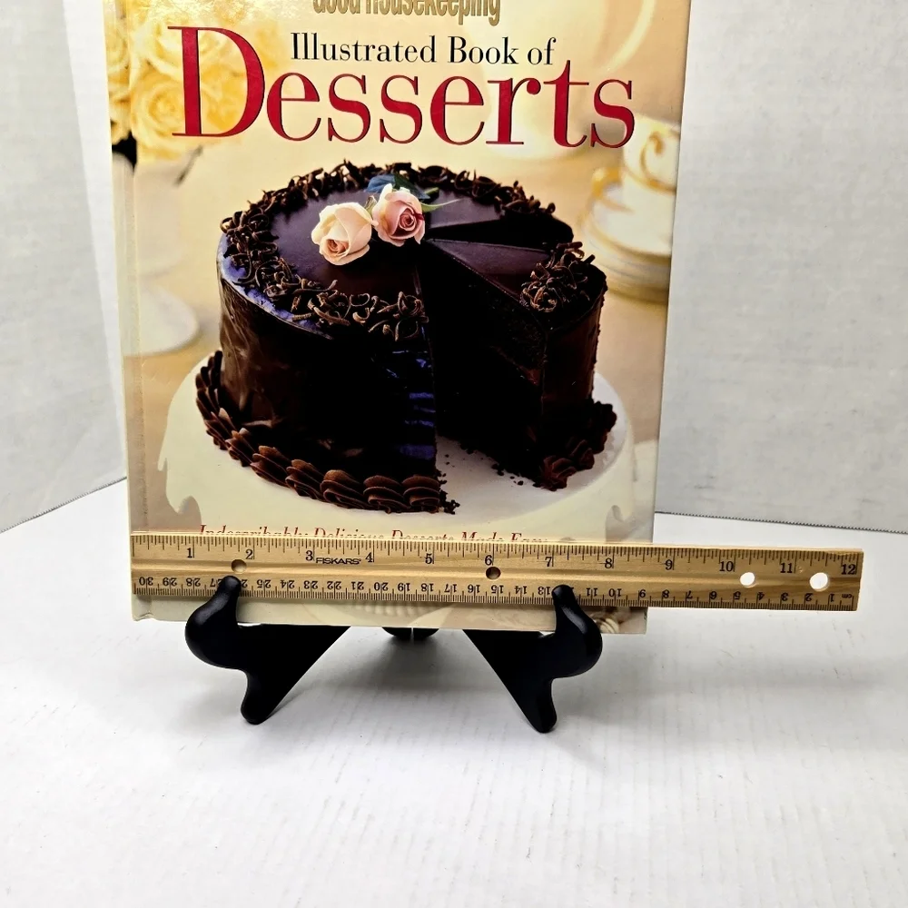 The Good Housekeeping Illustrated book of Desserts. Cookbook. Hardback..