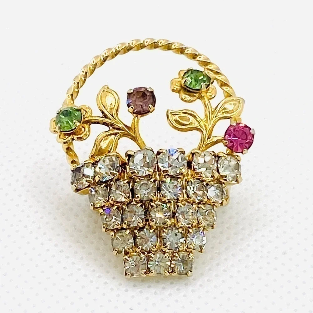 N/A brooch rhinestones