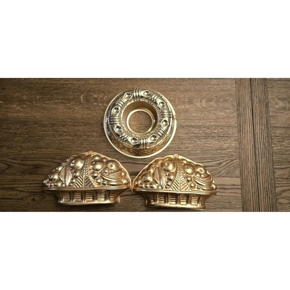 The Unbranded Brand vintage mirro