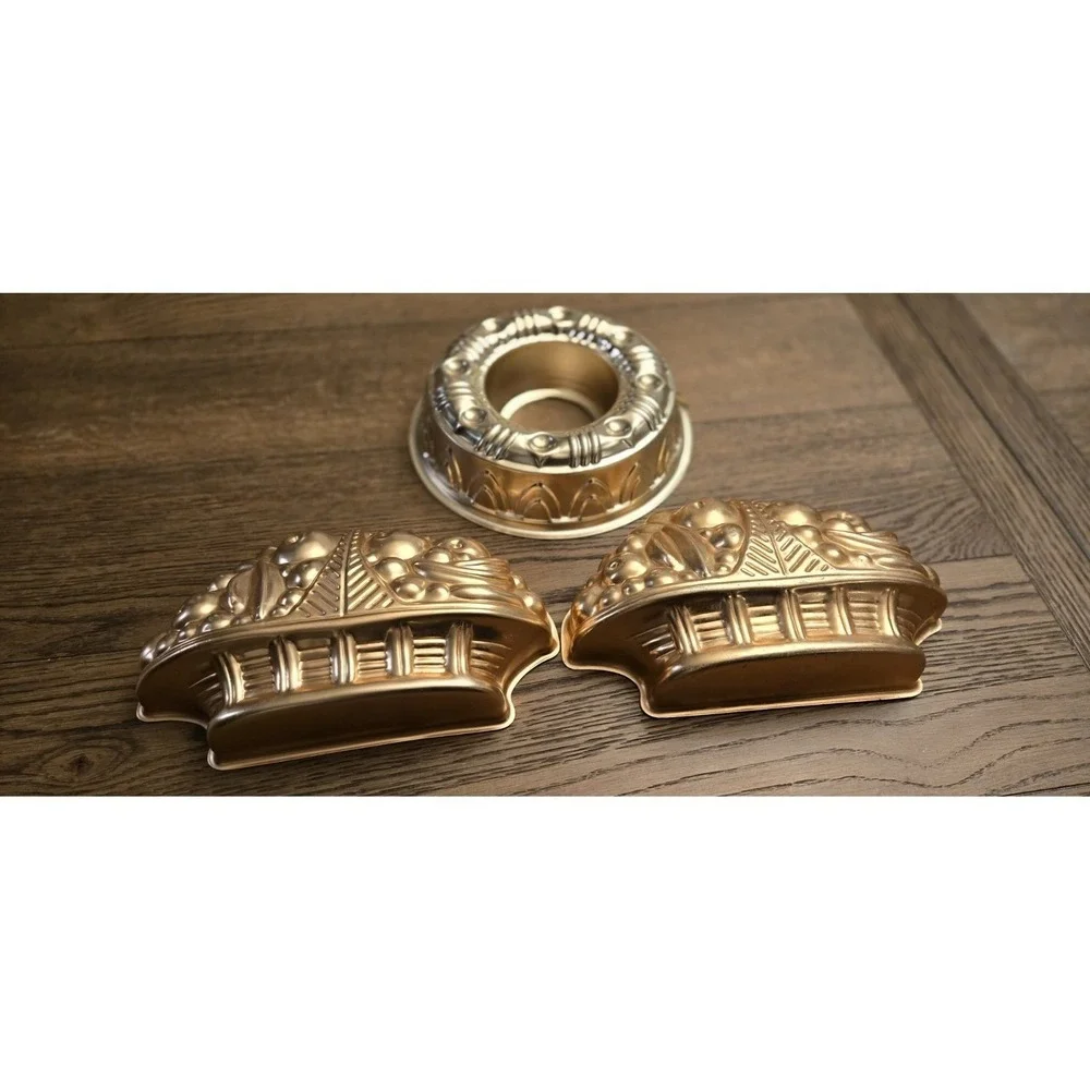 The Unbranded Brand vintage mirro