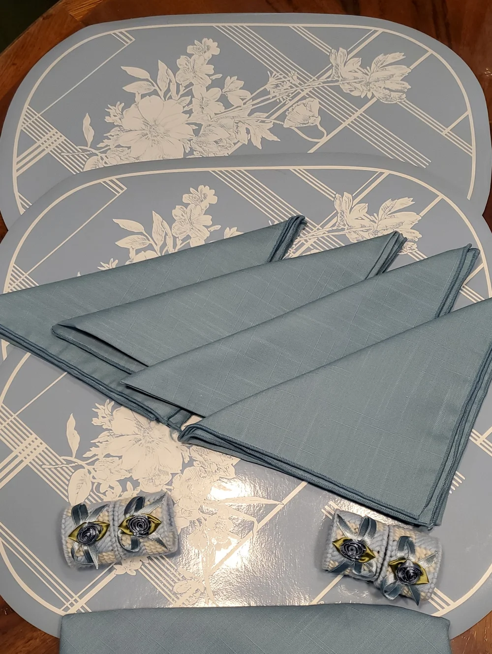 Vintage Country Blue Table Setting Set