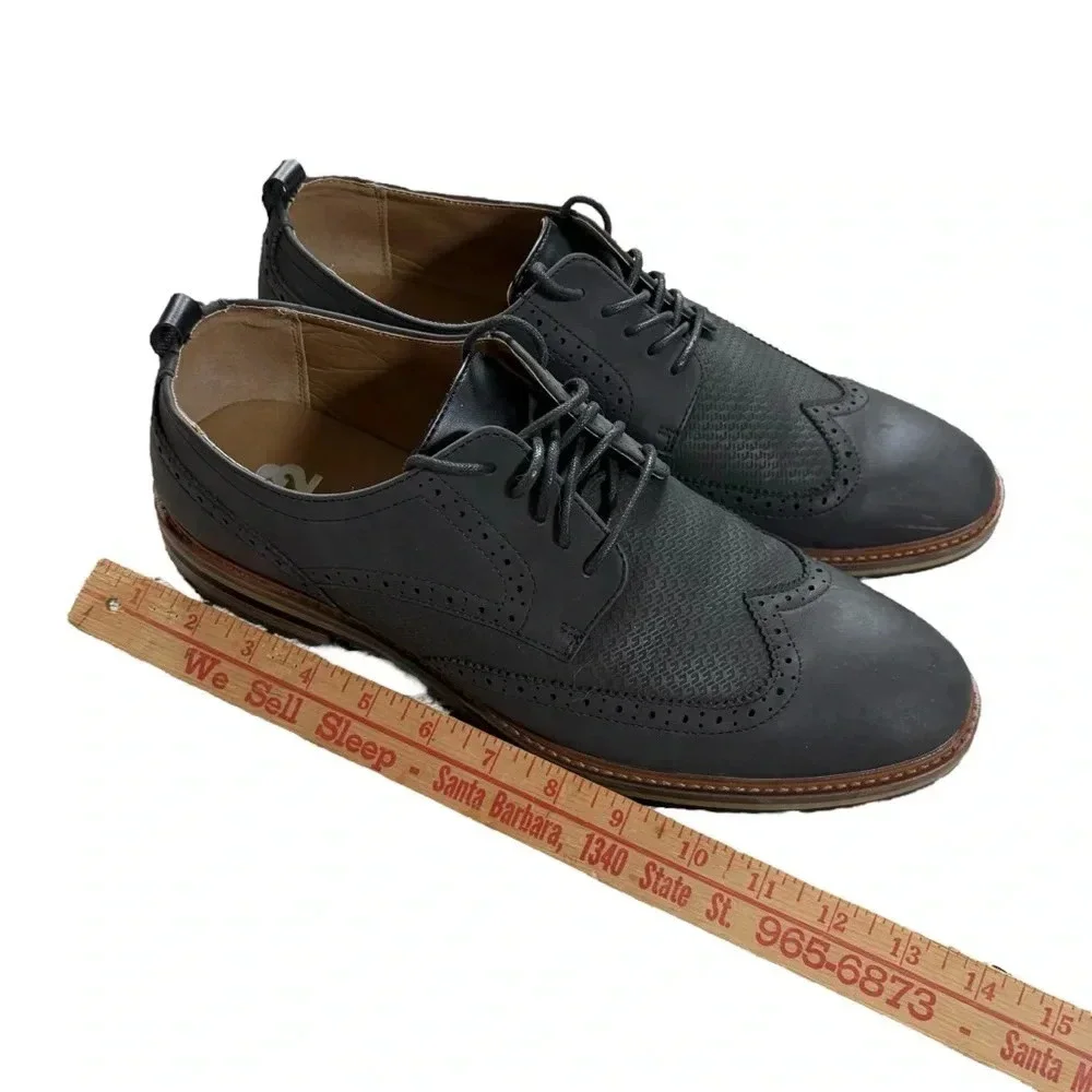 R2 Men’s Stanley Wing Tip Style Dress Shoe