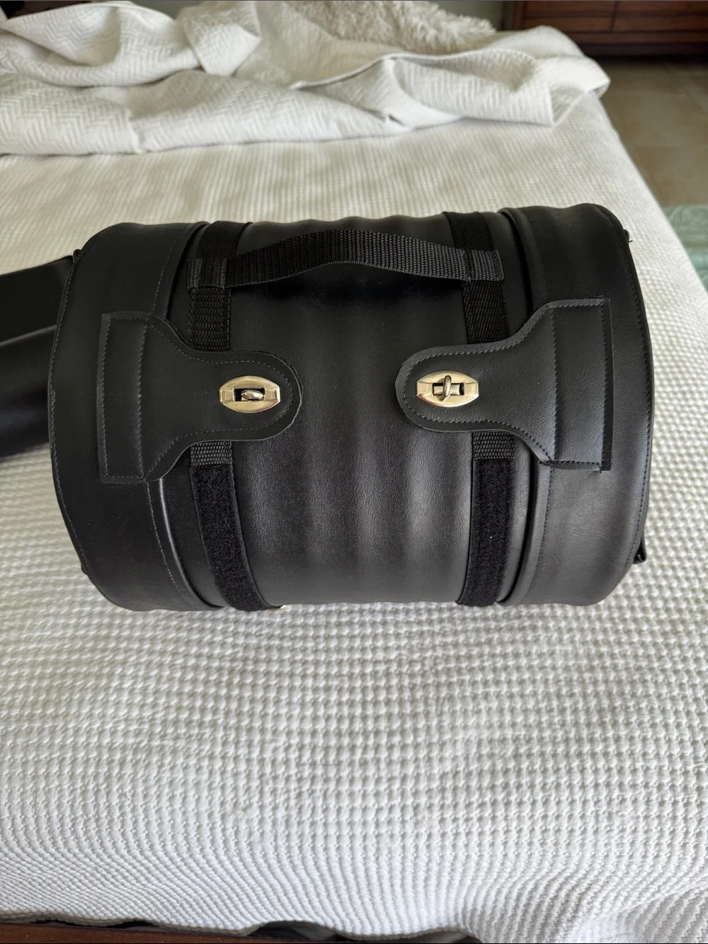 Black Men's Cylindrical Leather Travel Bag