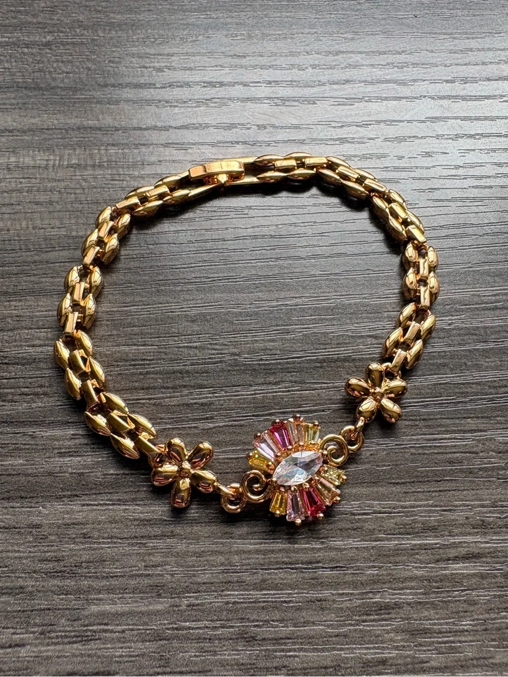 N/A elegant gold
