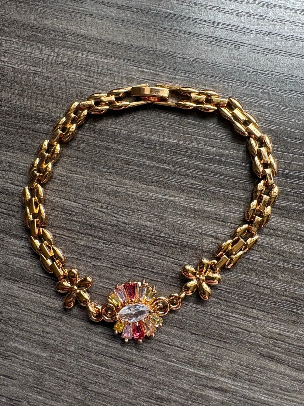 N/A elegant gold