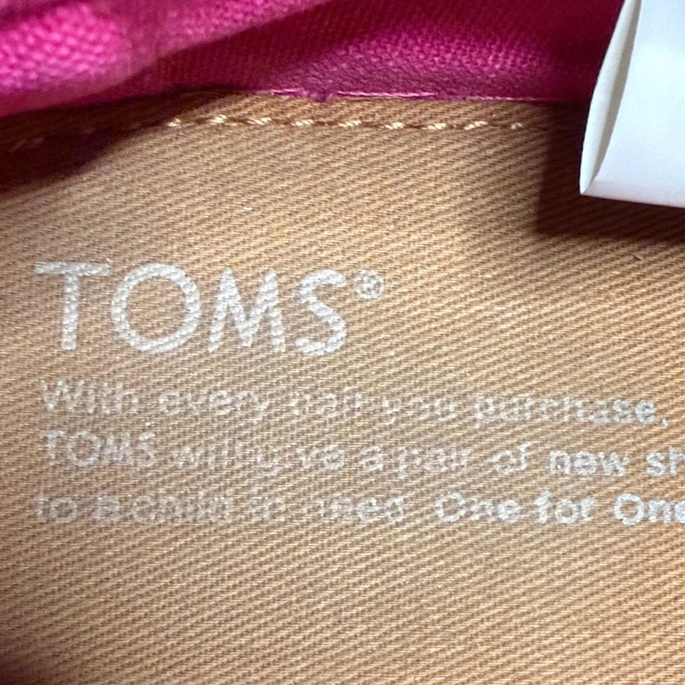 Toms stylish navy