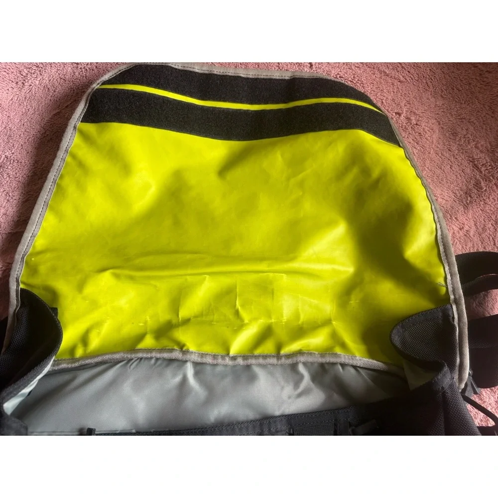 Vintage Timbuk2 Black Gray Rare Design Large Messenger Carry Bag-See Description