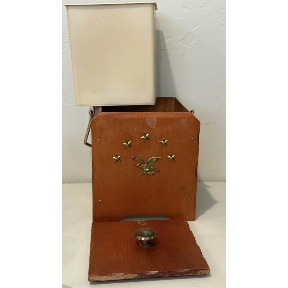 The Unbranded Brand vintage wood