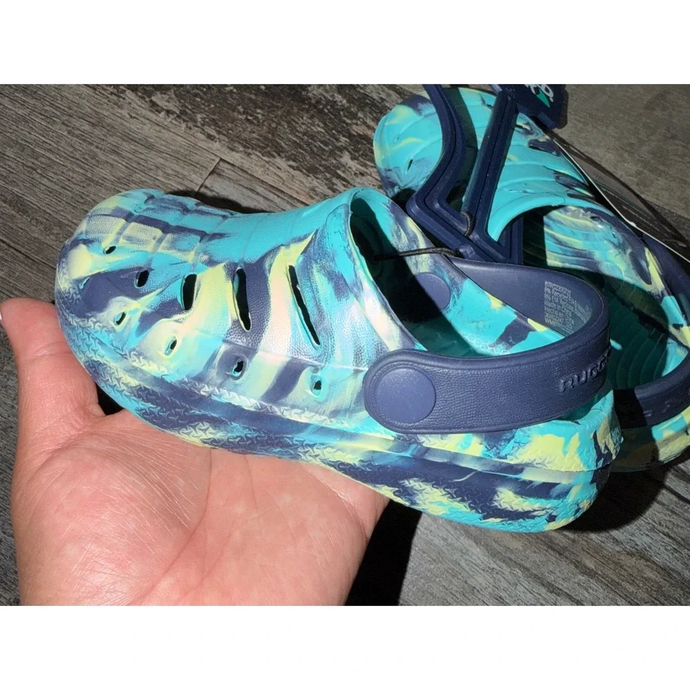 Boy clogs size 8