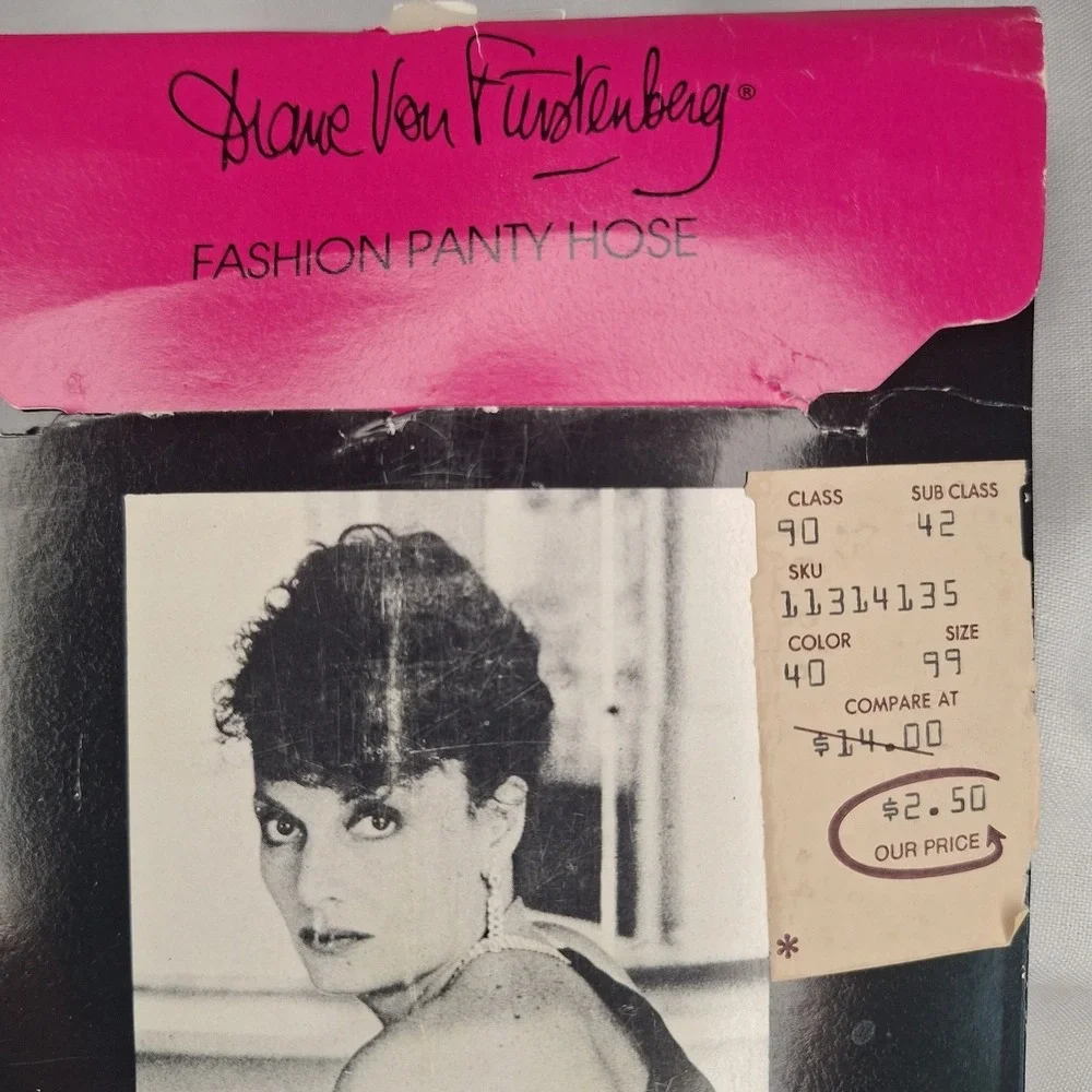 NOS 1980s Diane Von Furstenberg RED Size B Opaque Sheer Panty Hose Fashion 4480