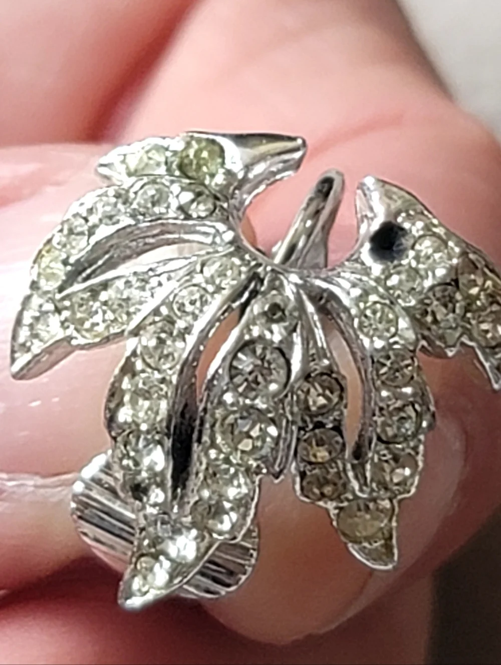 Vtg BOUCHER Clip Earrings Silvertone Rhinestone Leaf Signed (Rhodium Plating)