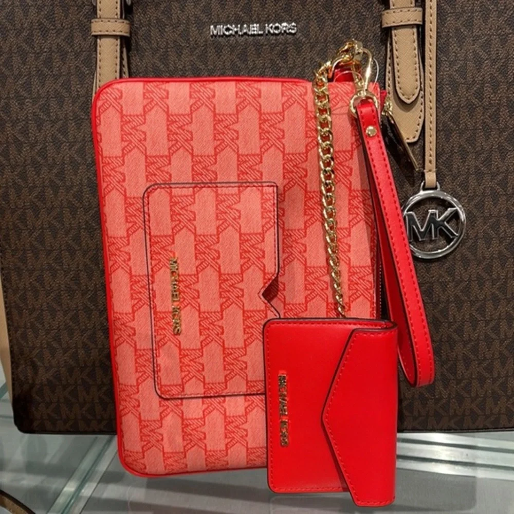 MICHAEL KORS JET SET ITEM LG 2 in 1 CARD CASE & WRISTLET Dark Sangria