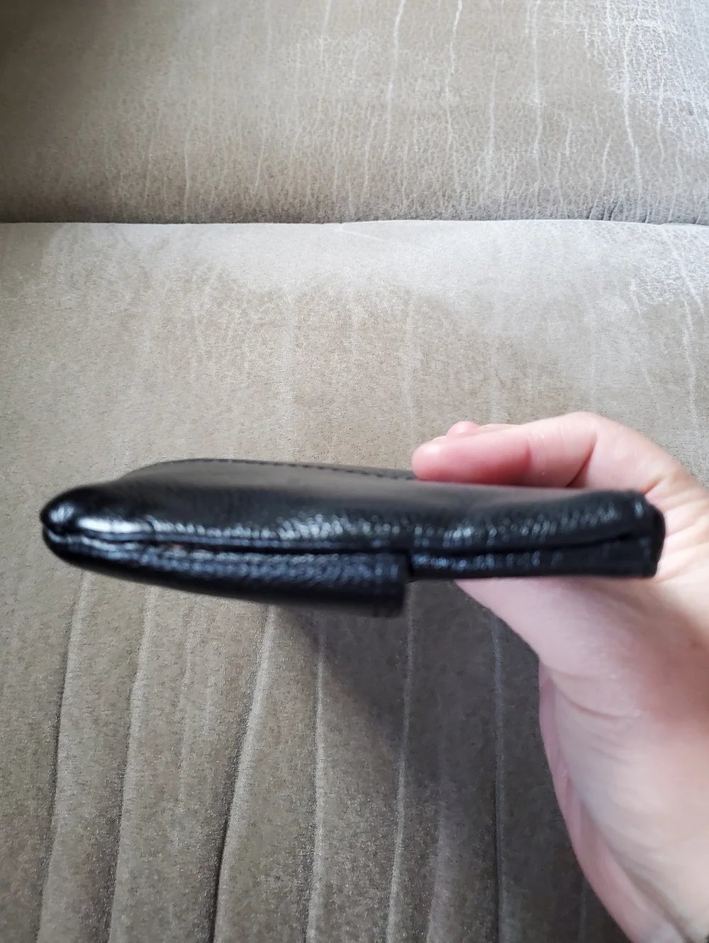 LODIS Olivia Black Italian Leather Zip Closure Wristlet Wallet