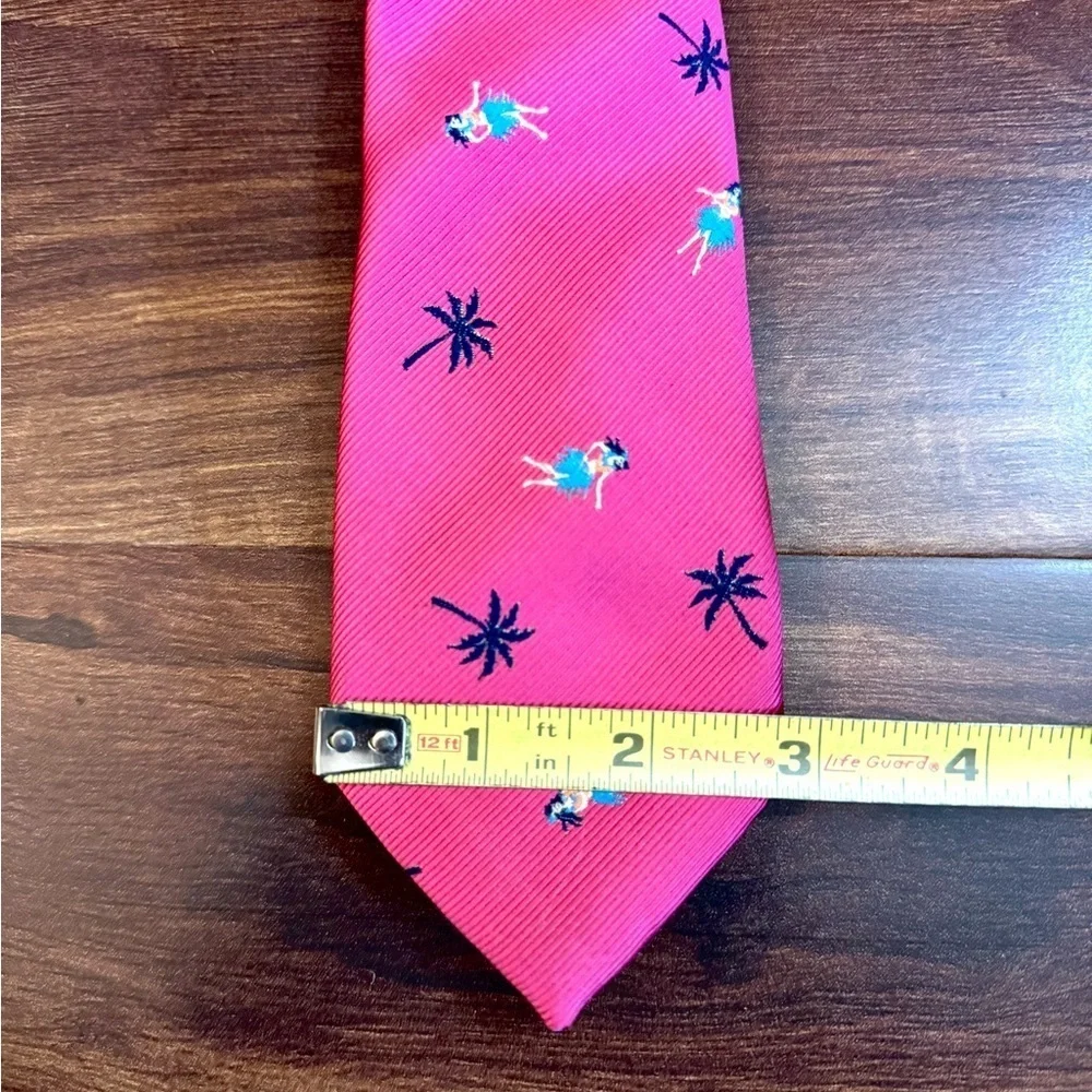 AMERICAN EAGLE Outfitters Pink Tie with Fun Patterns