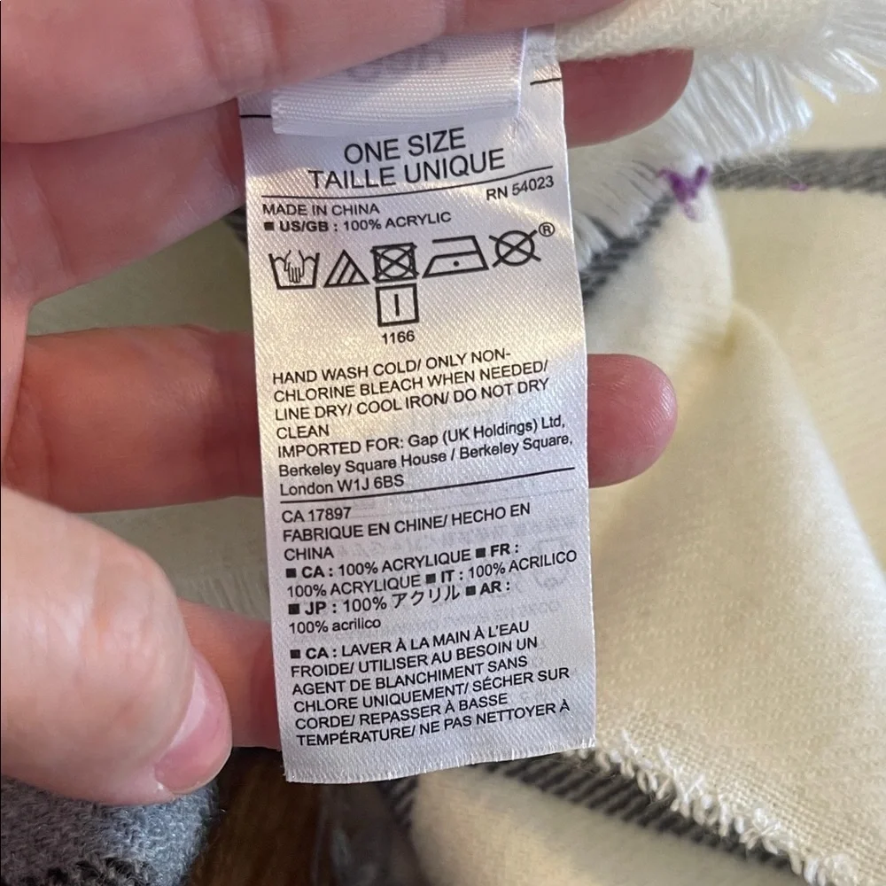 Banana Republic elegant scarf