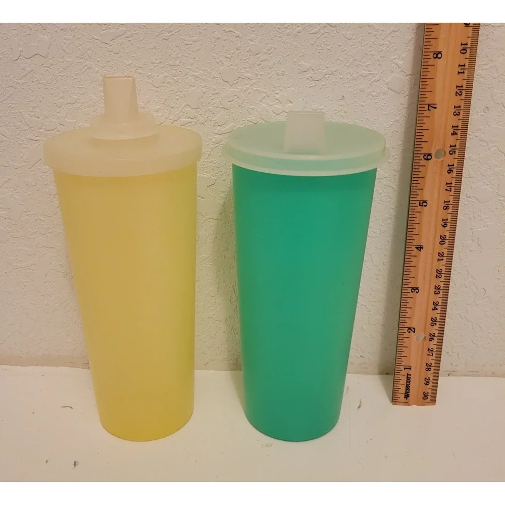 N/A vintage tupperware