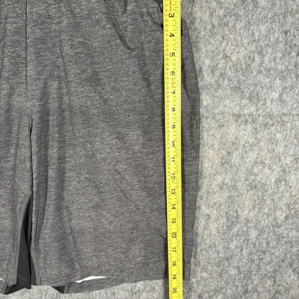 Lululemon Shorts Men's Medium 9