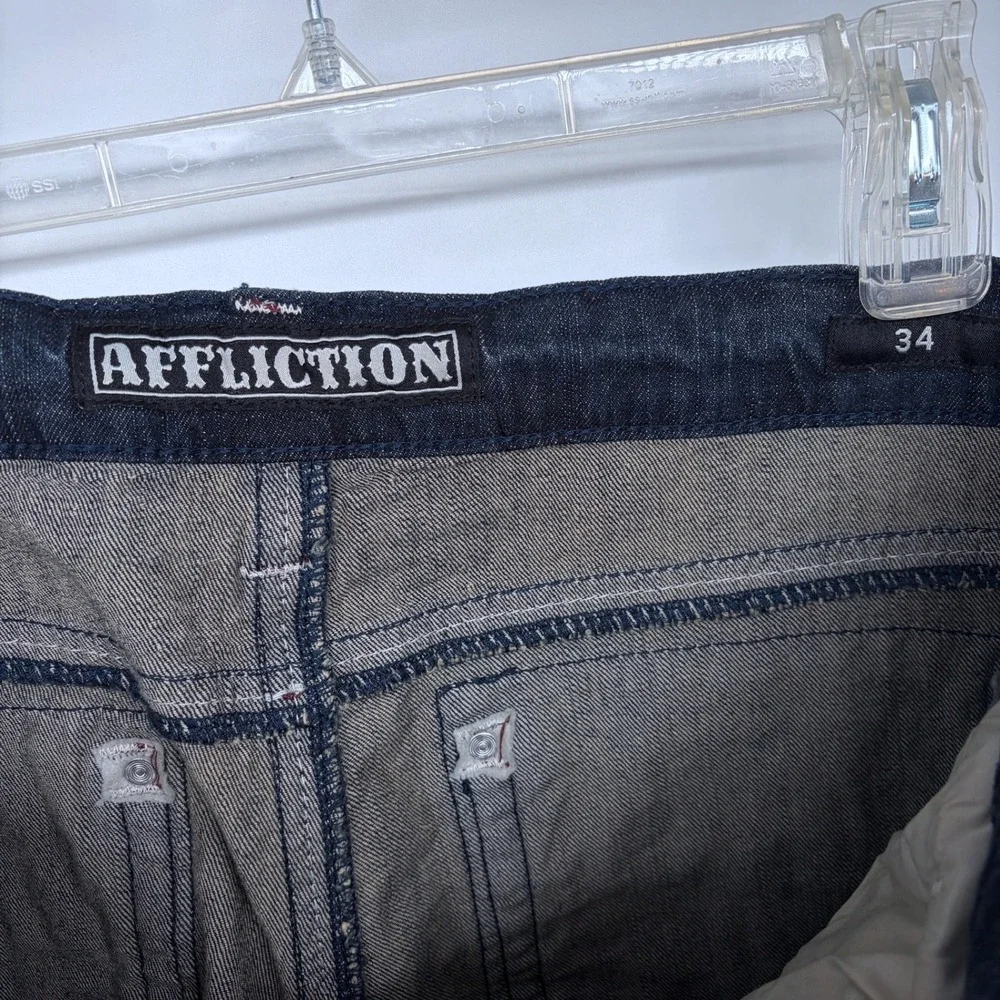 Affliction tag size