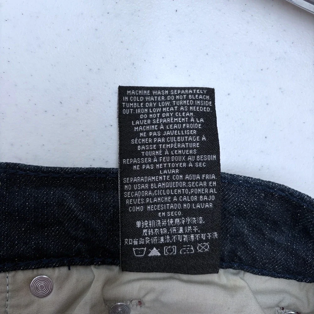 Affliction tag size