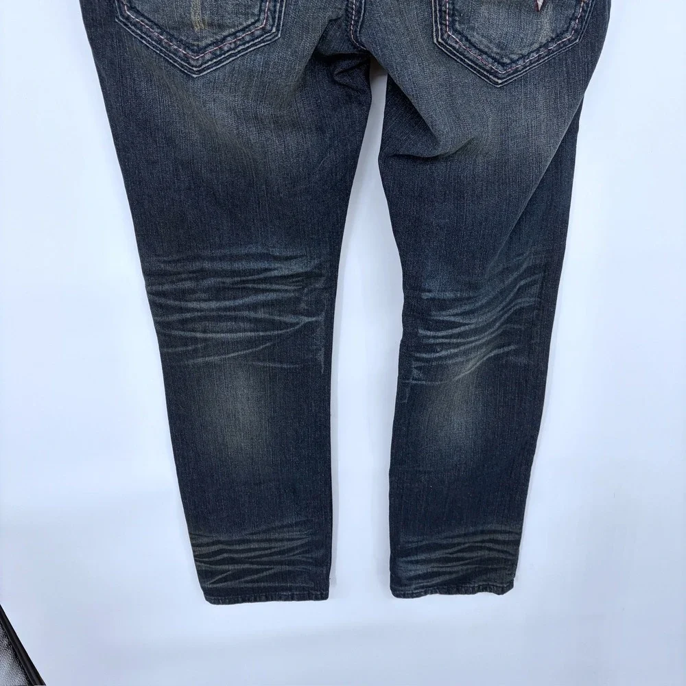 Affliction tag size