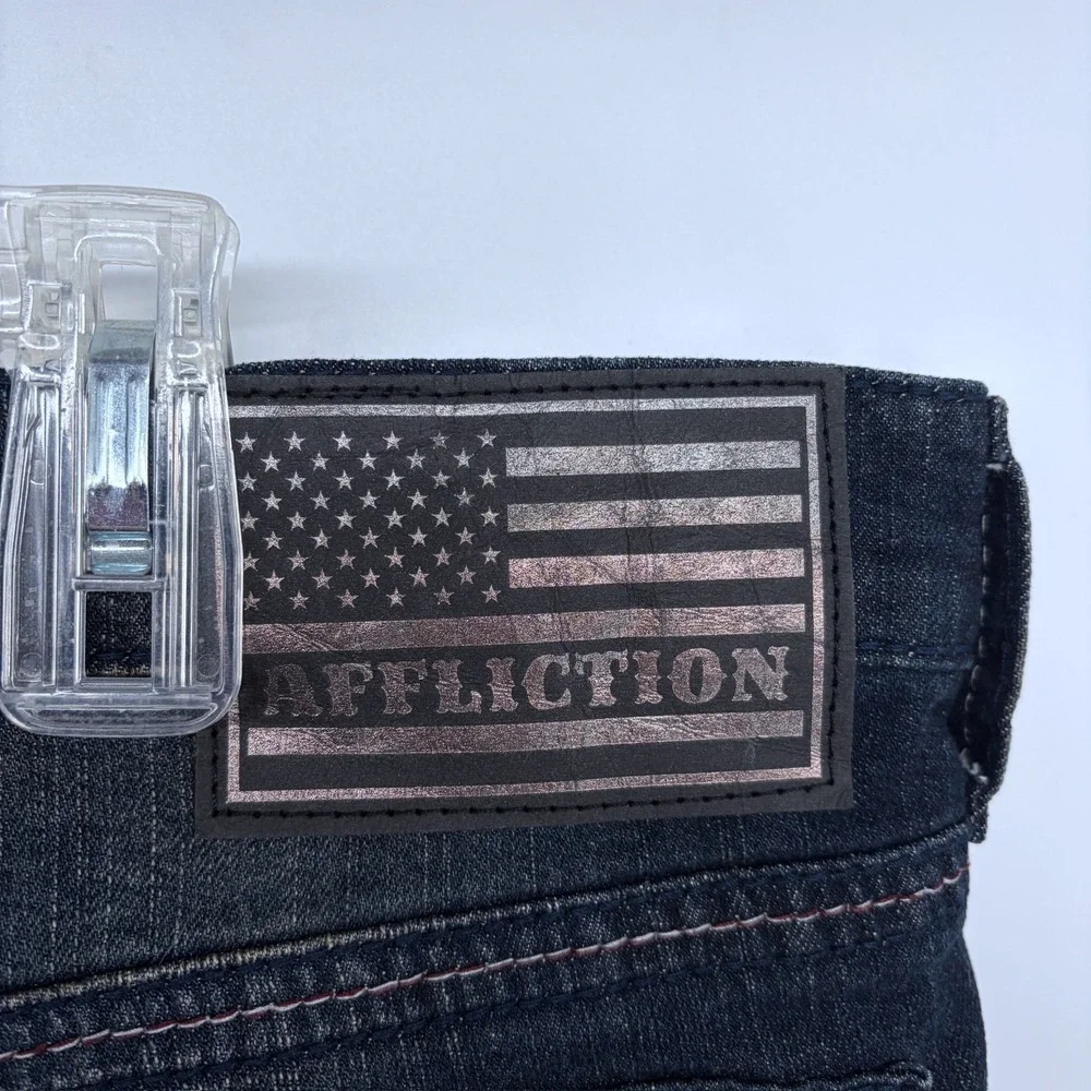 Affliction tag size