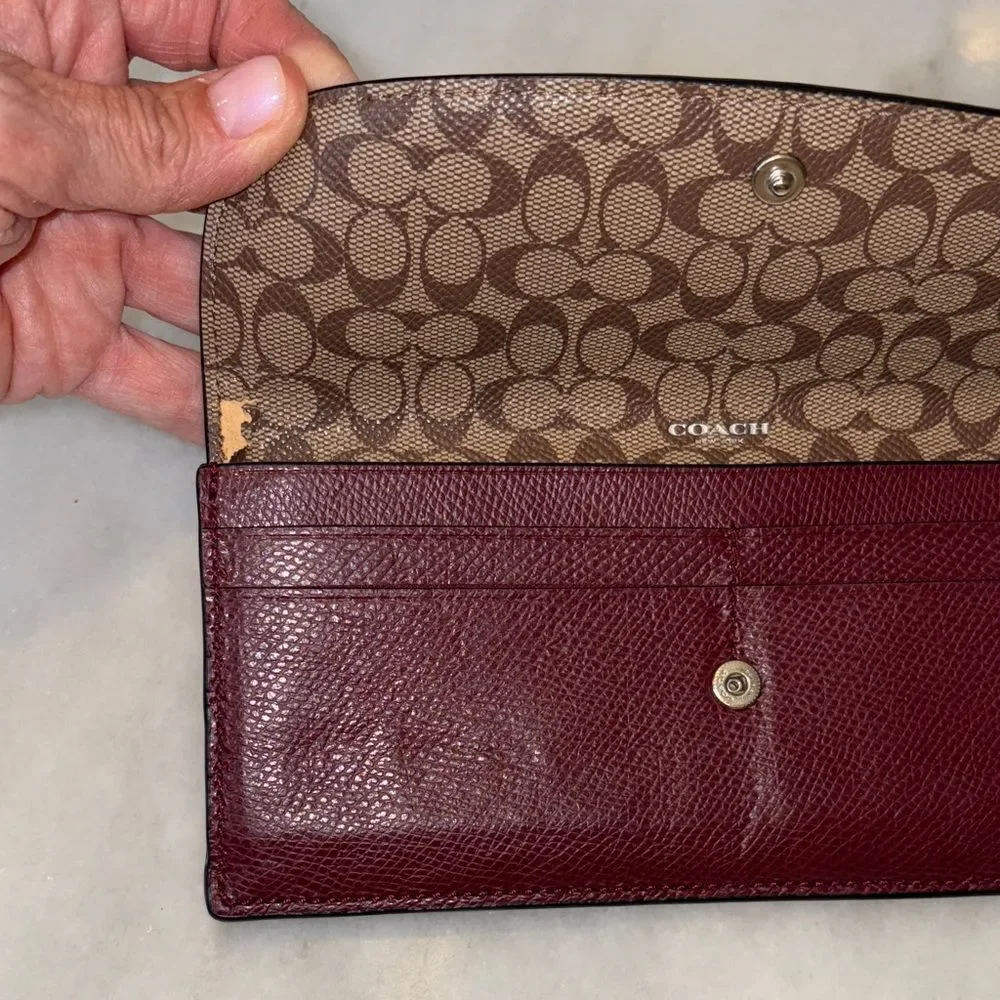 Coach Wallet Leather Cross Grained Full Sized Envelope Style Full Sized Wallet