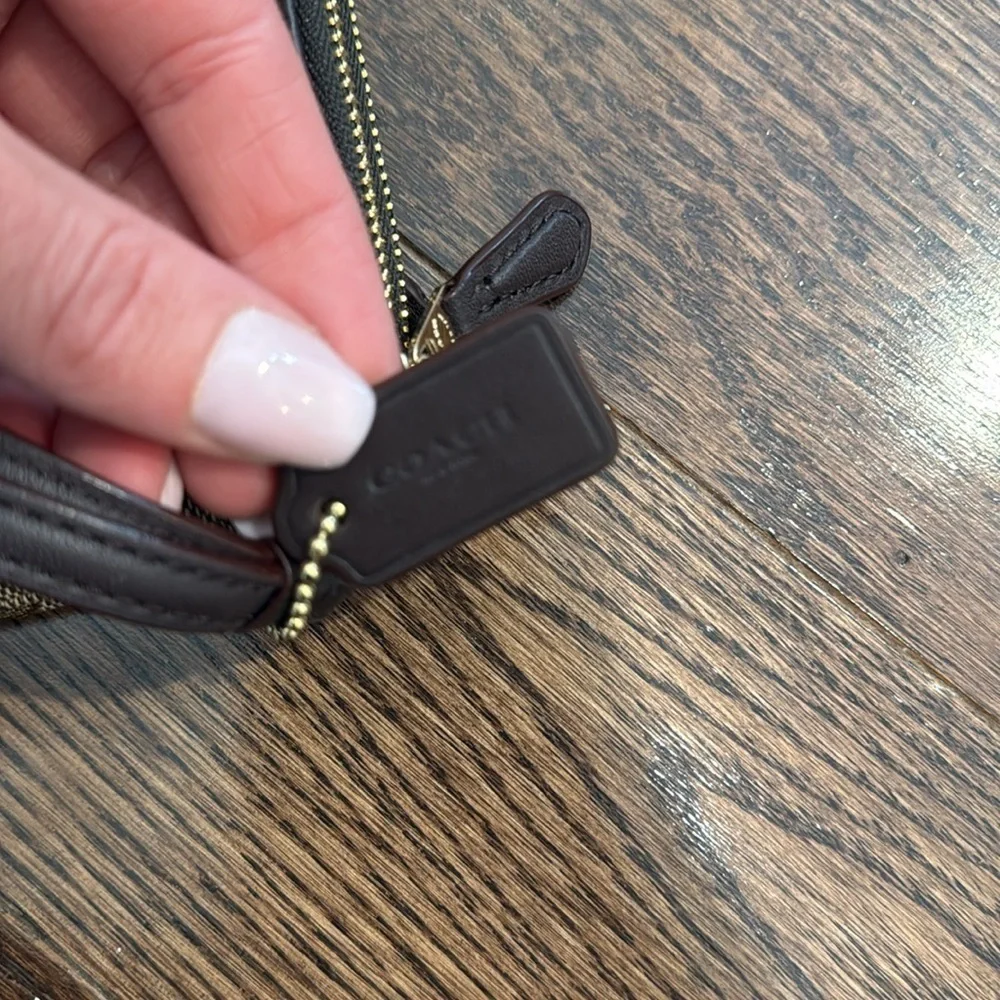 Vintage Coach Double Corner Zip Wristlet