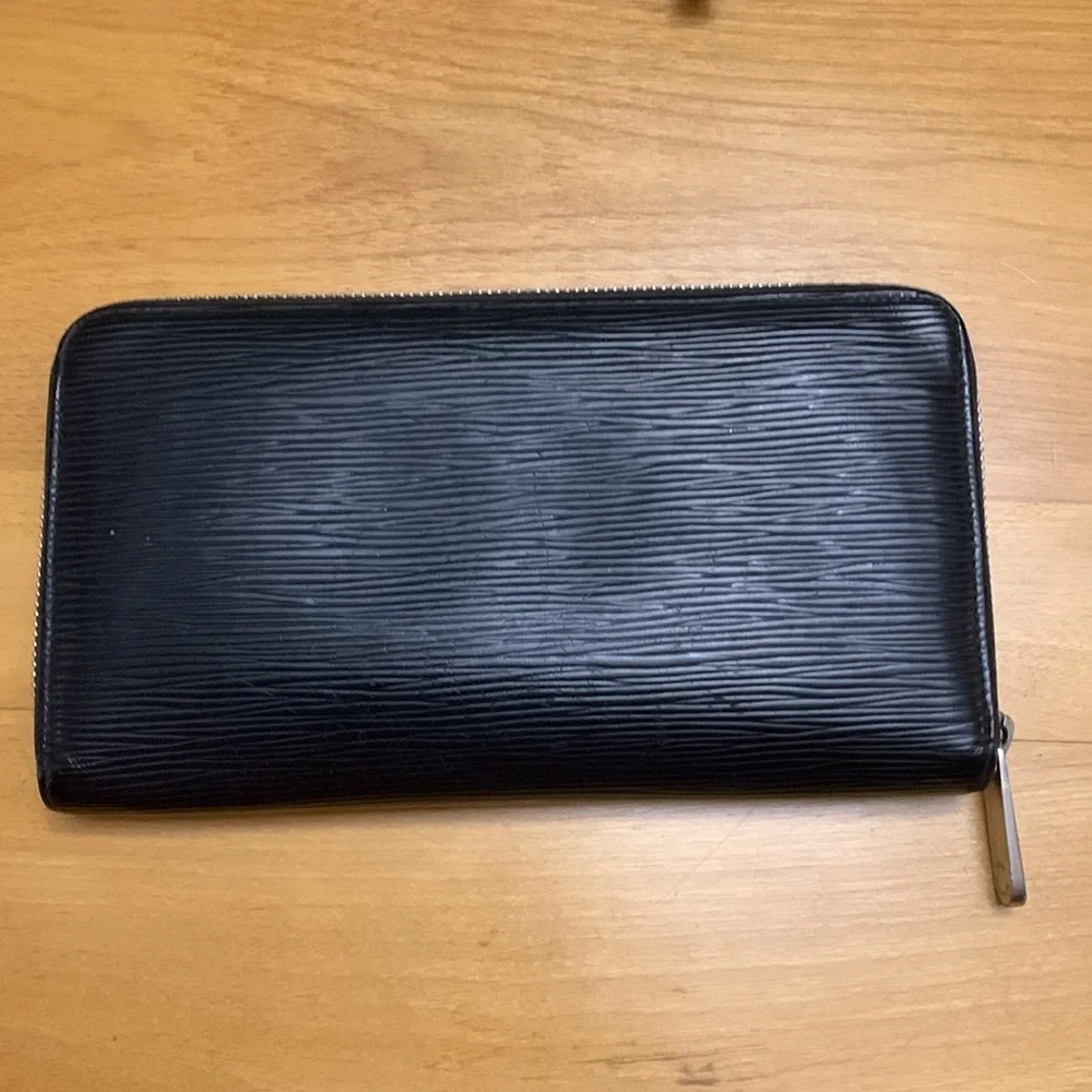 Louis Vuitton 2013 Epi Leather Zippy Organizer Wallet GUC box dustcover