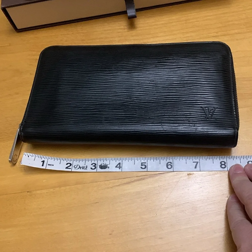 Louis Vuitton 2013 Epi Leather Zippy Organizer Wallet GUC box dustcover
