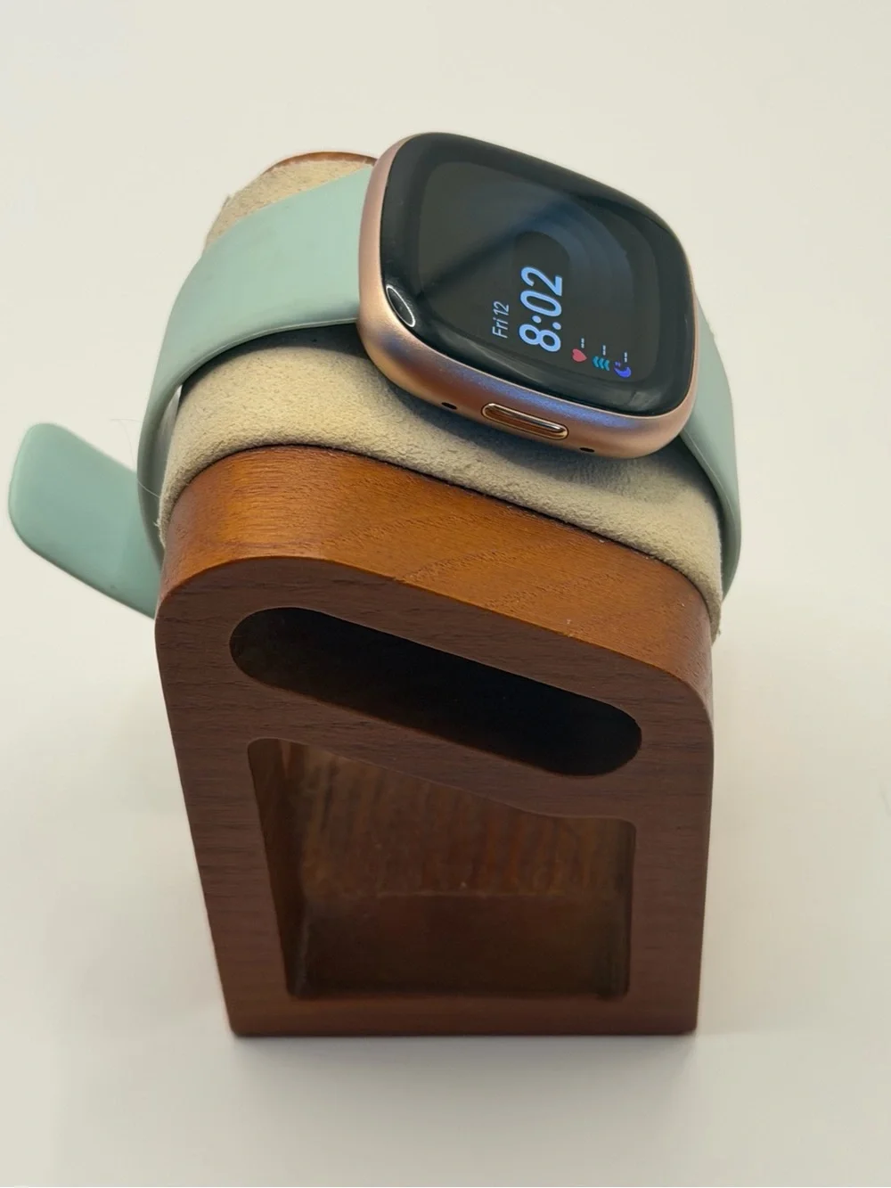 Fitbit Versa 4, Tested, Very Good, Rose Gold, Charger Included, Smartwatch