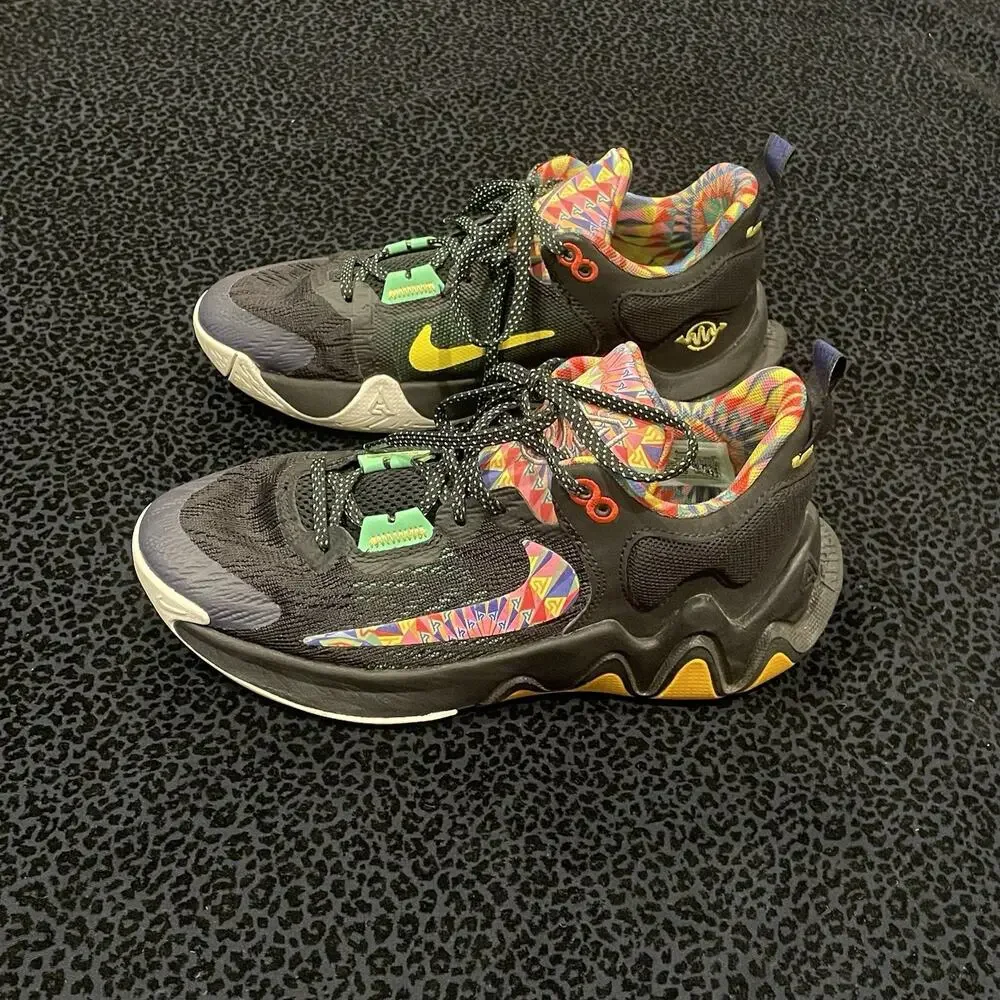 Nike Giannis Youth Sneakers Immortality 2 Low Top Size 4.5 Kaleidoscope