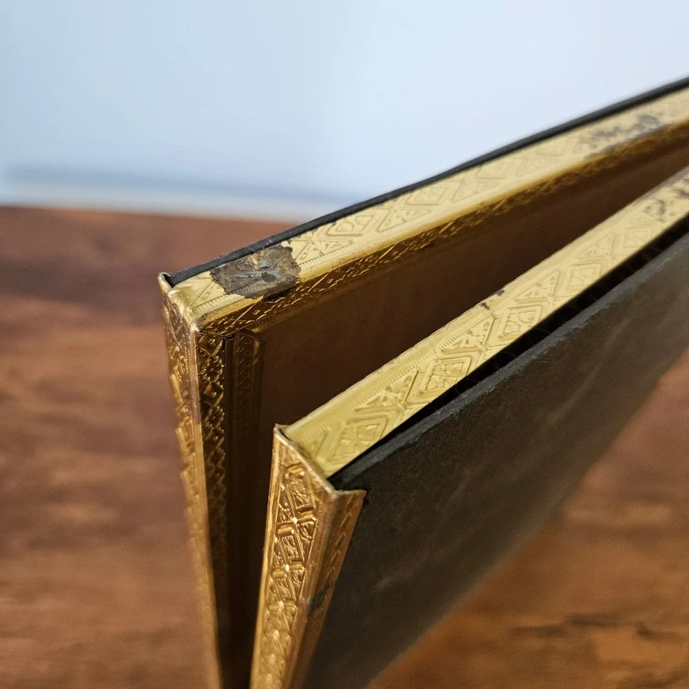 Vintage Gold Tone Ornate Embossed Double Folding Hinged Picture Frame Stand 7x5
