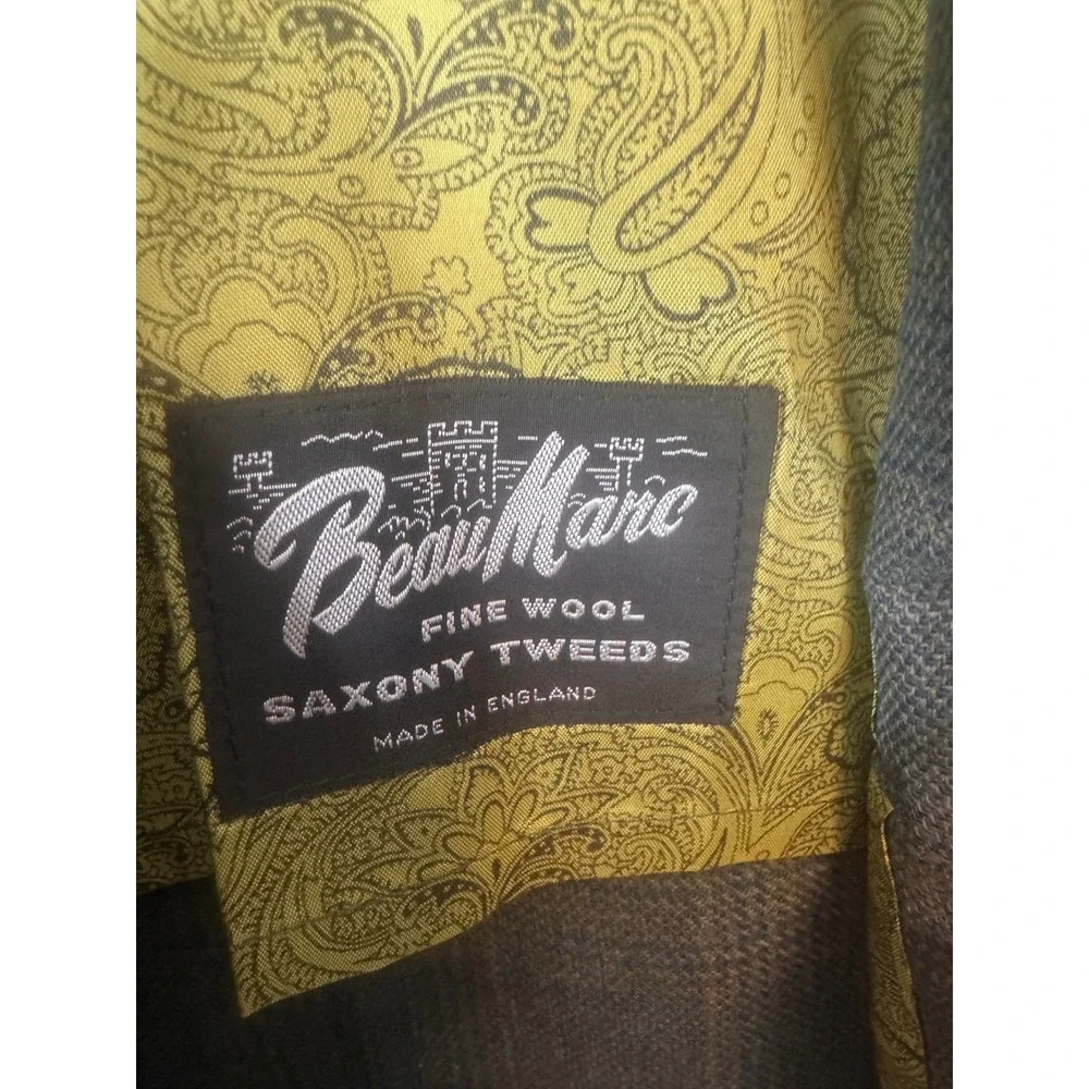 Beau Marc wear sophisticated vents