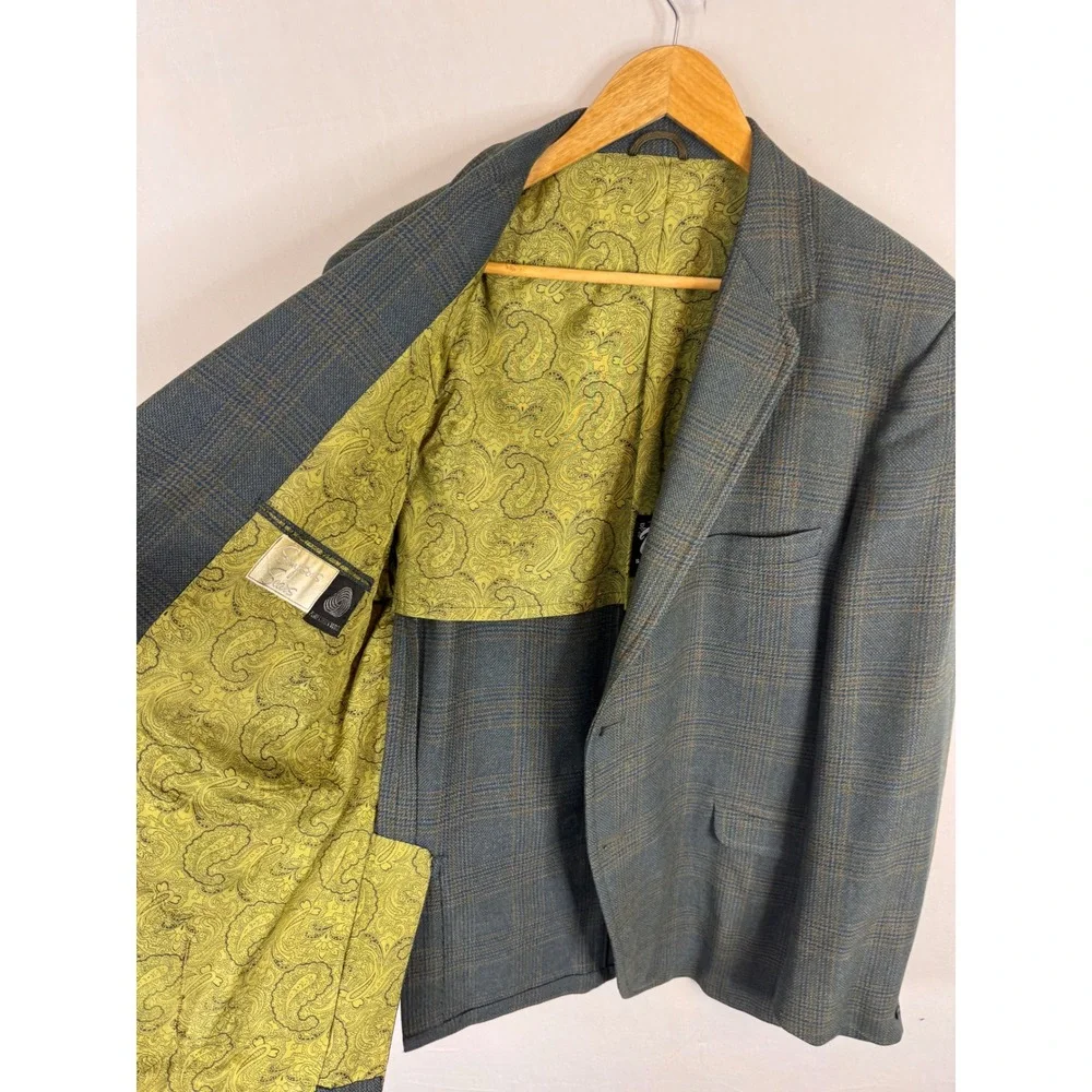 Beau Marc comfortable button