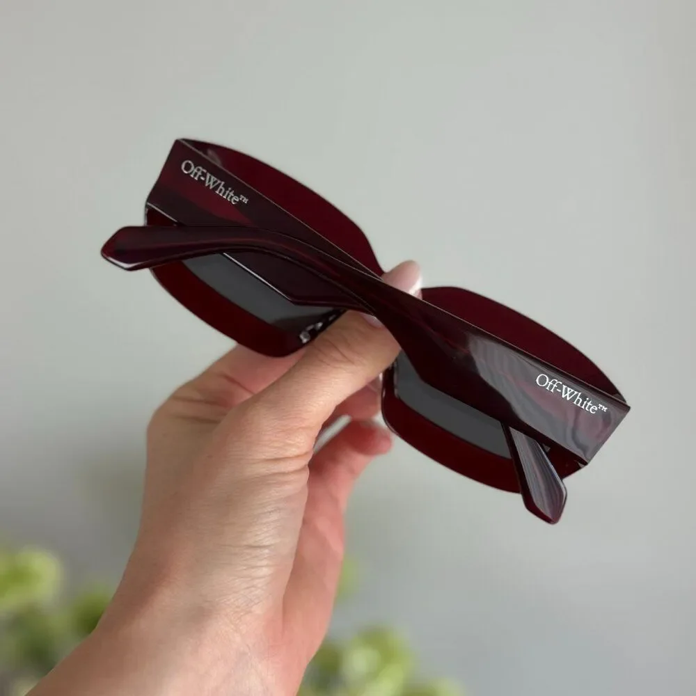 Off-White CHARLOTTE Sunglasses Burgundy Grey Rectangle OERI138 CHARLOTTE 2807