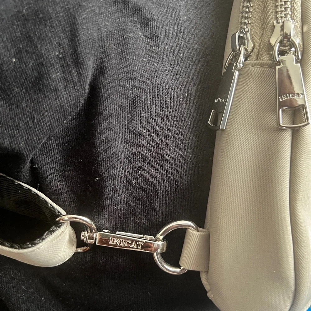 NWOT Inicat Crossbody Sling Bag Gray Travel Vacay Adjustable Nylon Utility