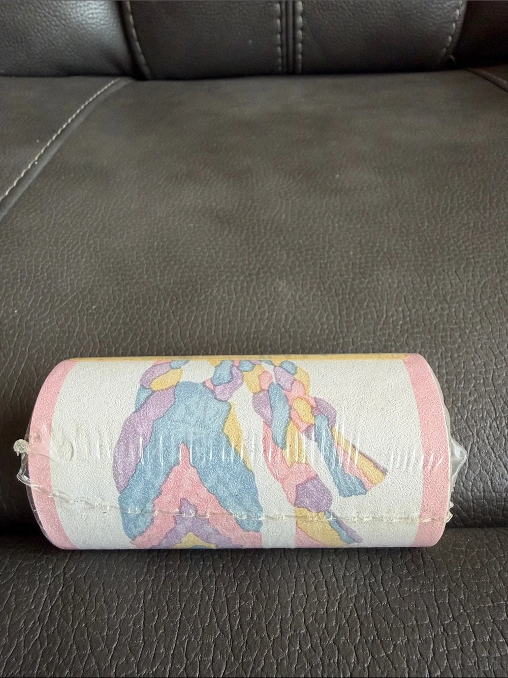 Vintage United Border Wallpaper Trim in Pink and Pastel Accents