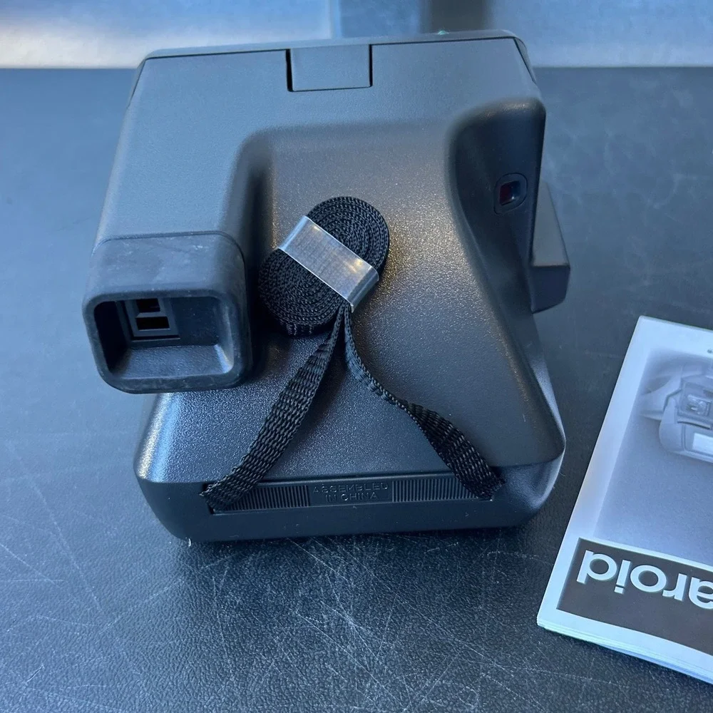 Polaroid 600 OneStep Camera Vintage Y2K Retro Tech Instant Film w Box Manual