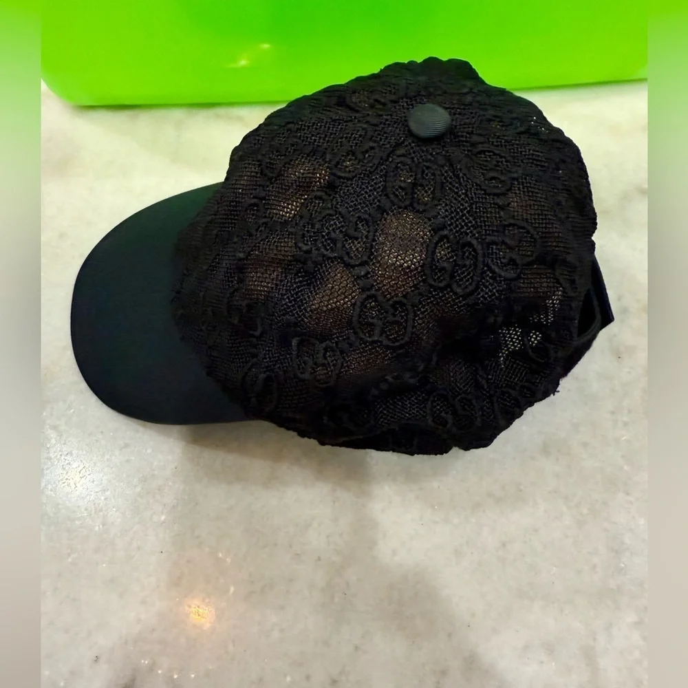 Gucci elegant black