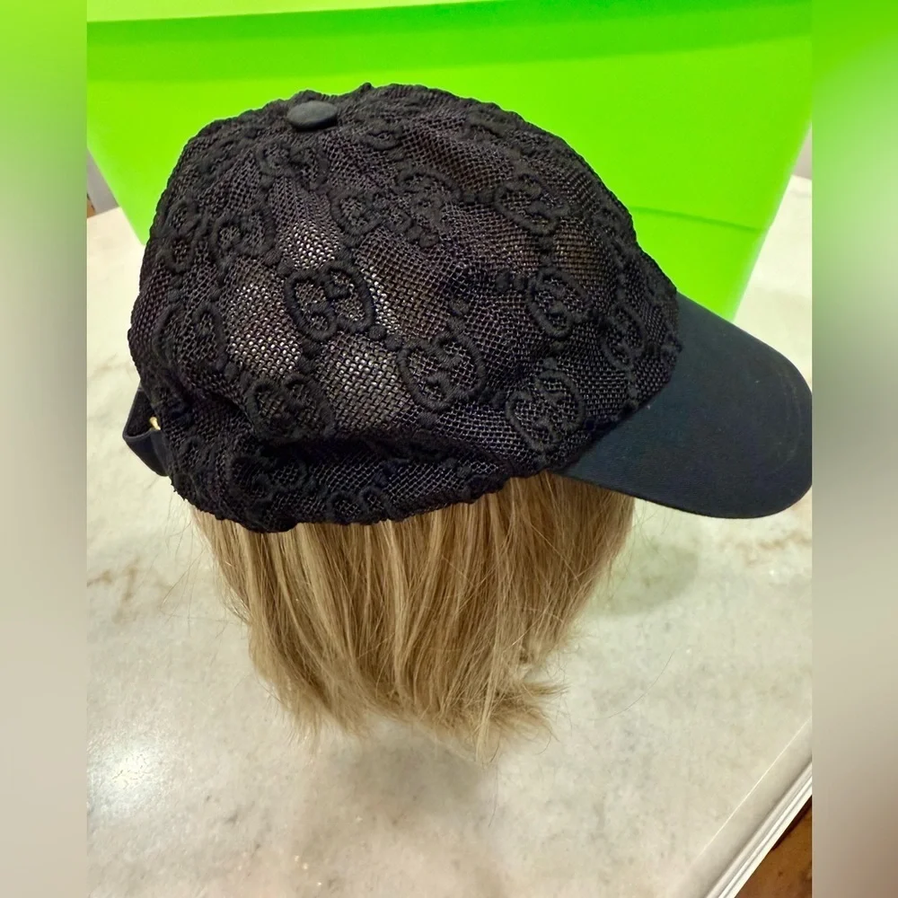 Gucci elegant black
