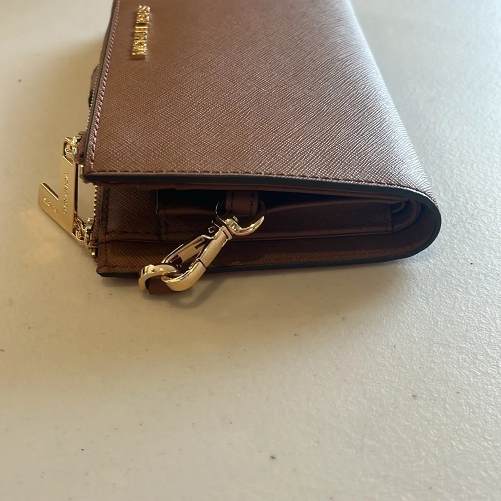NEW! Michael Kors - jet set travel - leather wristlet