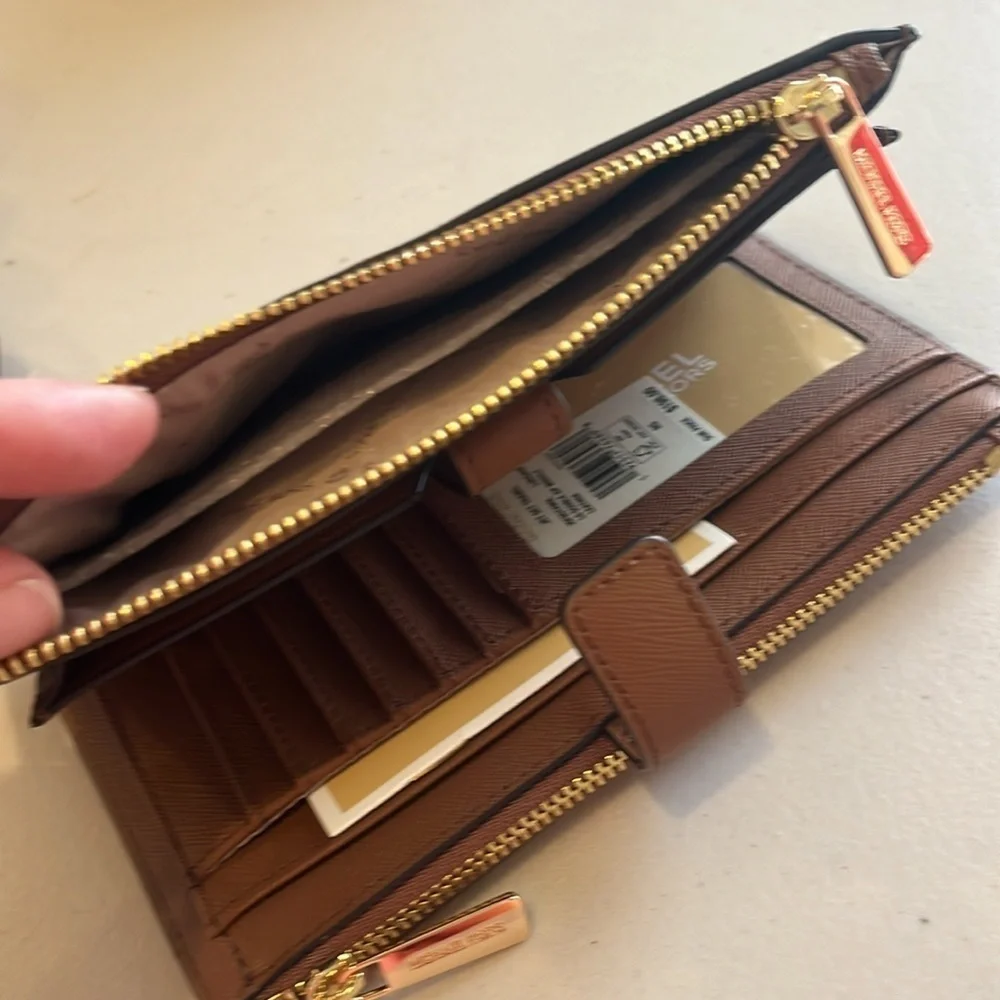 NEW! Michael Kors - jet set travel - leather wristlet