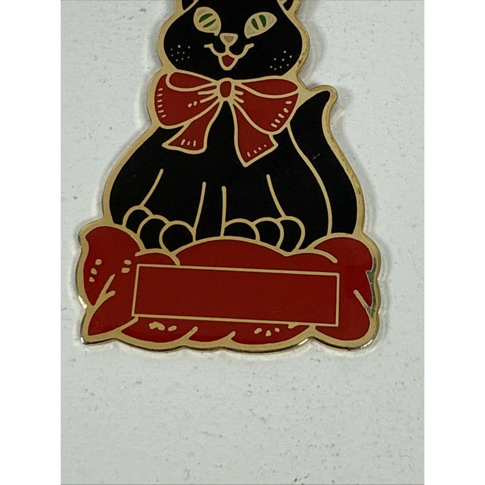 Enamel black cat