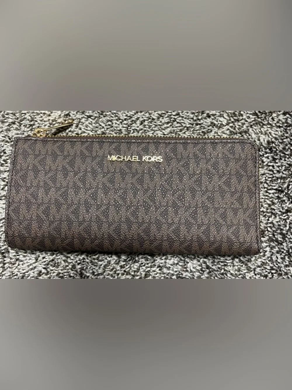 NWT Michael Kors quarter zip wallet