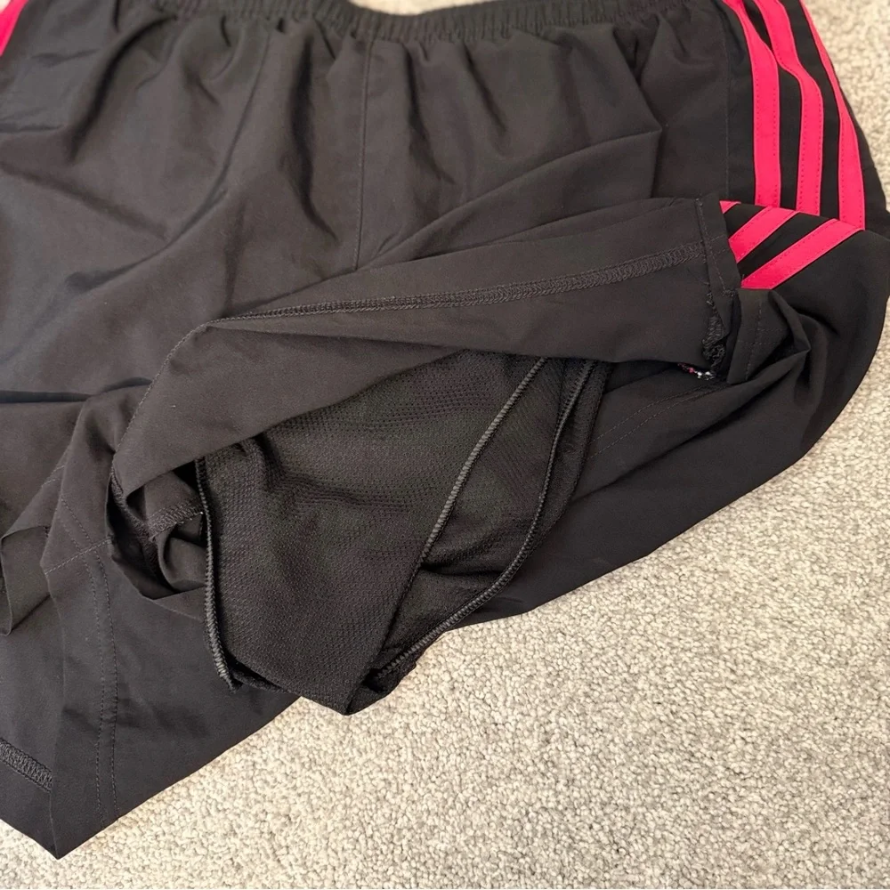 ADIDAS Women’s Climalite Running‎ Shorts Black w/Pink Stripes Size M