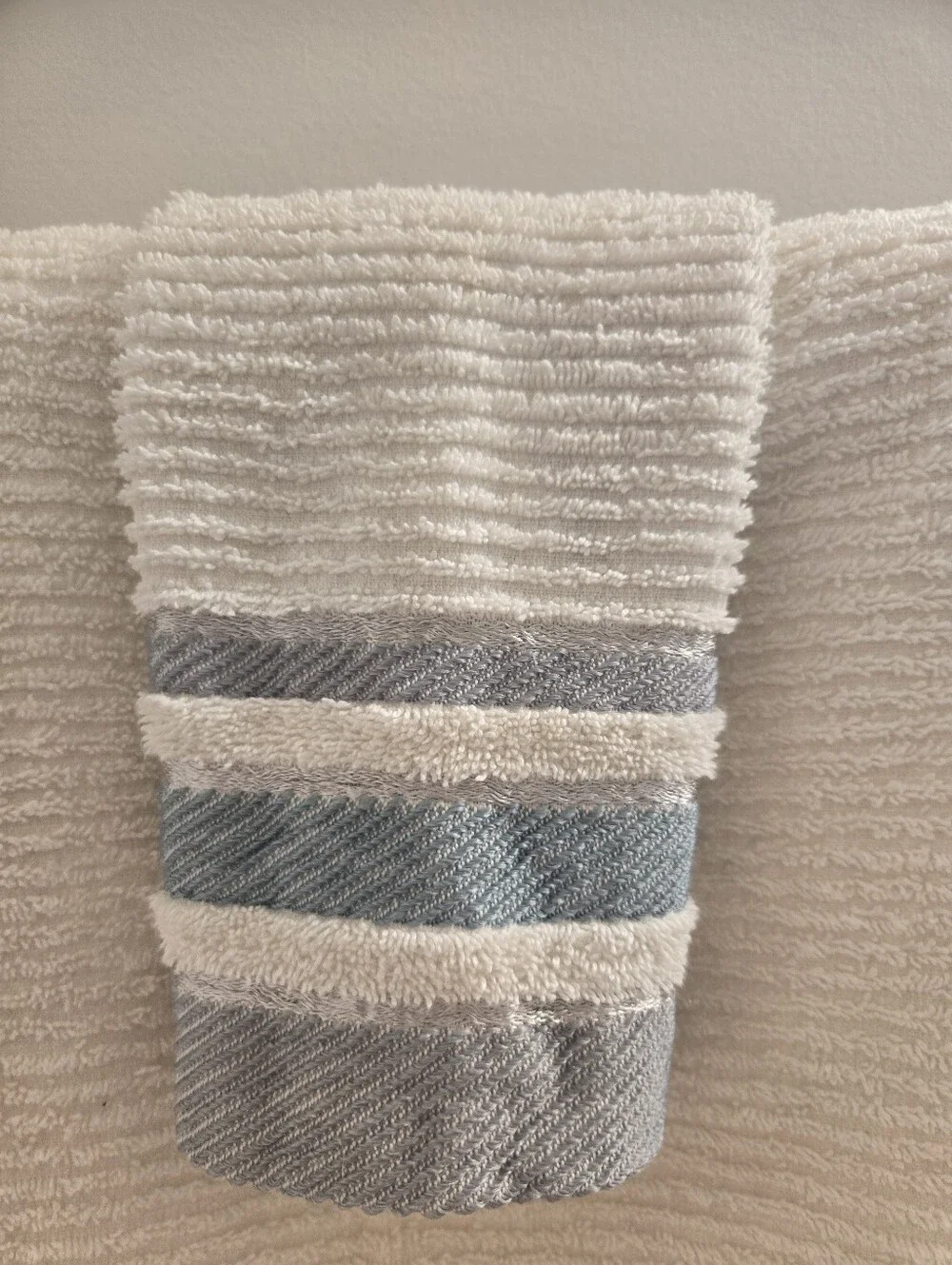 Better Homes & Gardens 3-pc Cream Bath Towel Set with Blue/Turquoise/Gray Trim