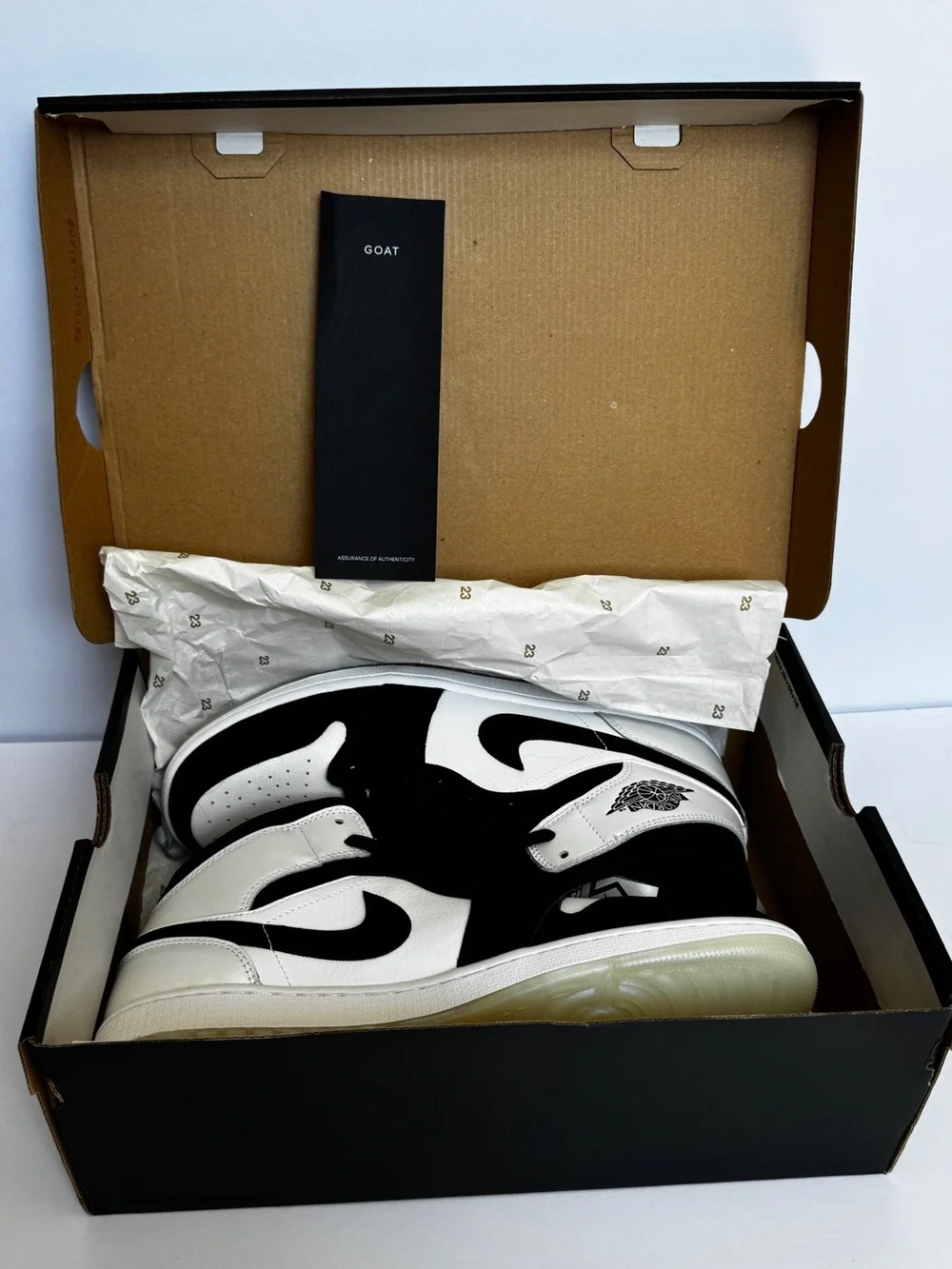 *NWT* Jordan Air Jordan 1 Mid SE - Black/White men’s 10