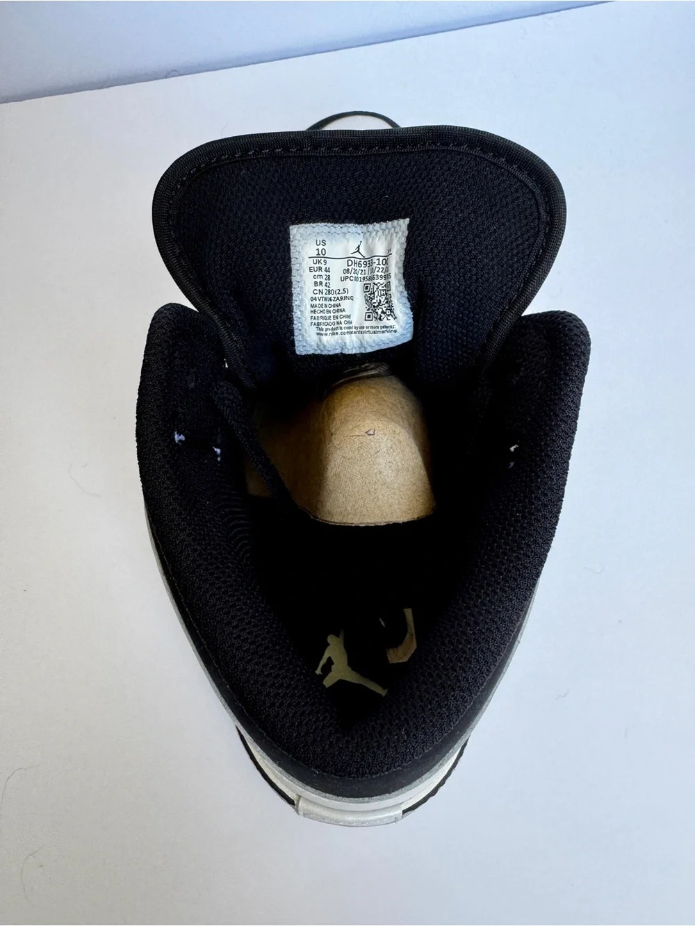 *NWT* Jordan Air Jordan 1 Mid SE - Black/White men’s 10