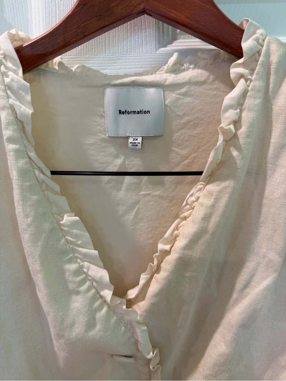 Reformation Bess Linen Top ES Cream Ruffle-Trim Short Sleeve Blouse